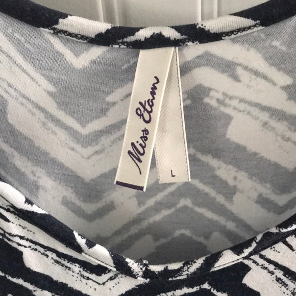 Sleeveless blue and white dress - Picture 3 of 4